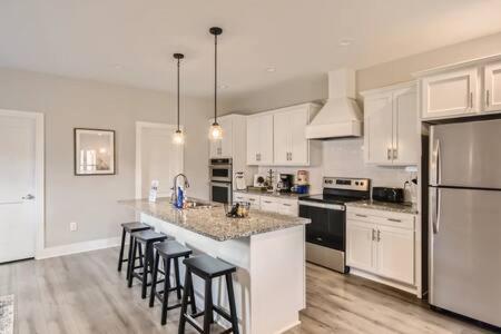 Villa New Build 5 Min To Broadway Sleeps 10 à Nashville Extérieur photo