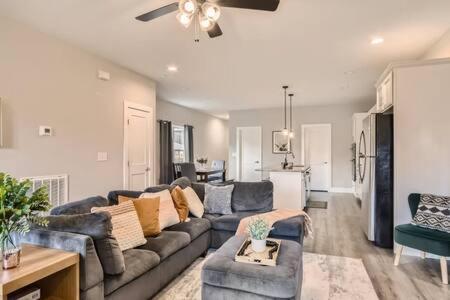Villa New Build 5 Min To Broadway Sleeps 10 à Nashville Extérieur photo
